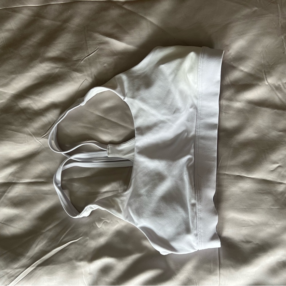 ALO YOGA SPORTS BRA NWOT WHITE SZ S